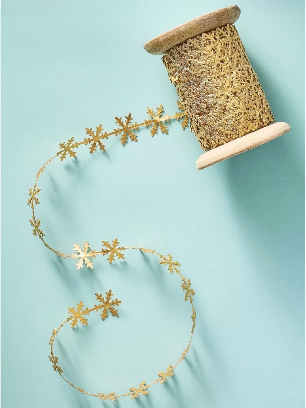NEW Anthropologie Icon Gift Ribbon, Gold Snowflake Sparkle, 30ft ✨ ❄️